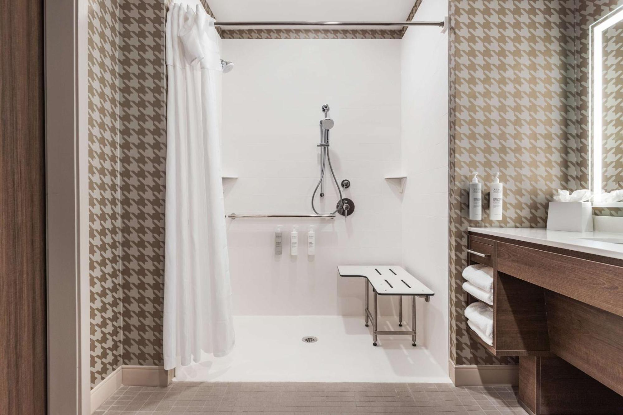 Home2 Suites By Hilton Cedar Rapids Westdale Esterno foto